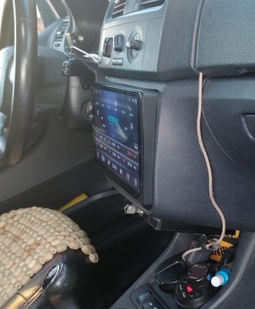 Рамка переходная в Skoda Fabia (07-15) для дисплея 10 дюймов Черная