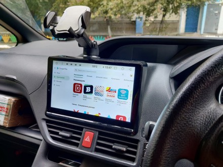 Магнитола на Андроид для Toyota Noah, Esquire, Voxy (2014+) Winca S400 R SIM 4G