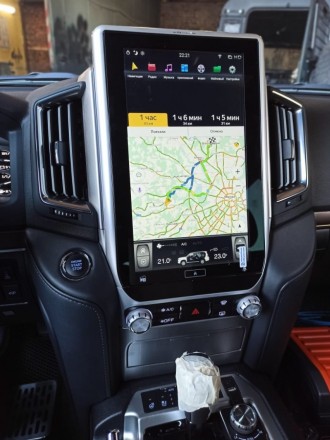 Головное устройство для Toyota Land Cruiser 200 2016+ (только Комфорт или Элеганс) Tesla-Style