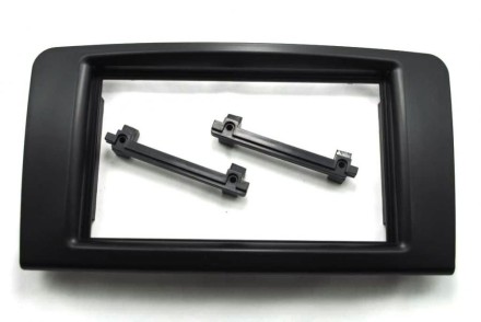 ramka mercedes ml.jpg