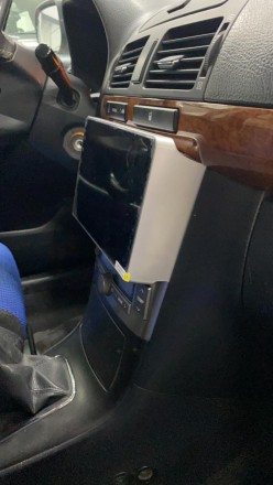 Рамка переходная в Toyota Avensis 2002-2008 для дисплея 9 дюймов, серебро