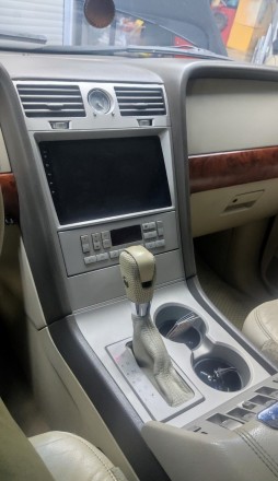Магнитола на Андроид для Lincoln Navigator (02-06) Compas S300 (Средняя версия)