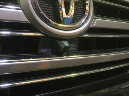 Видеокамера фронтальная Toyota Land Cruiser 200 2016+