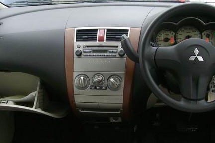 Рамка переходная для Mitsubishi Colt, Colt Plus (2004-2012) Тип2 (Серая) (правый руль) для дисплея 9 дюймов