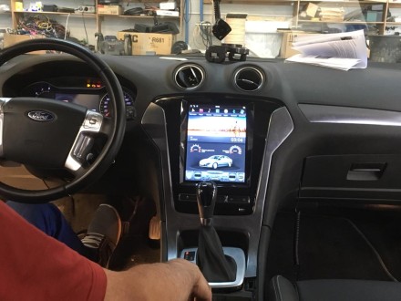 Головное устройство для Ford Mondeo (2011-2012) Tesla-Style черн.